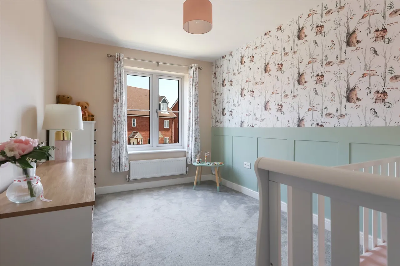Hoadley Road, Horley, RH6, photo 8