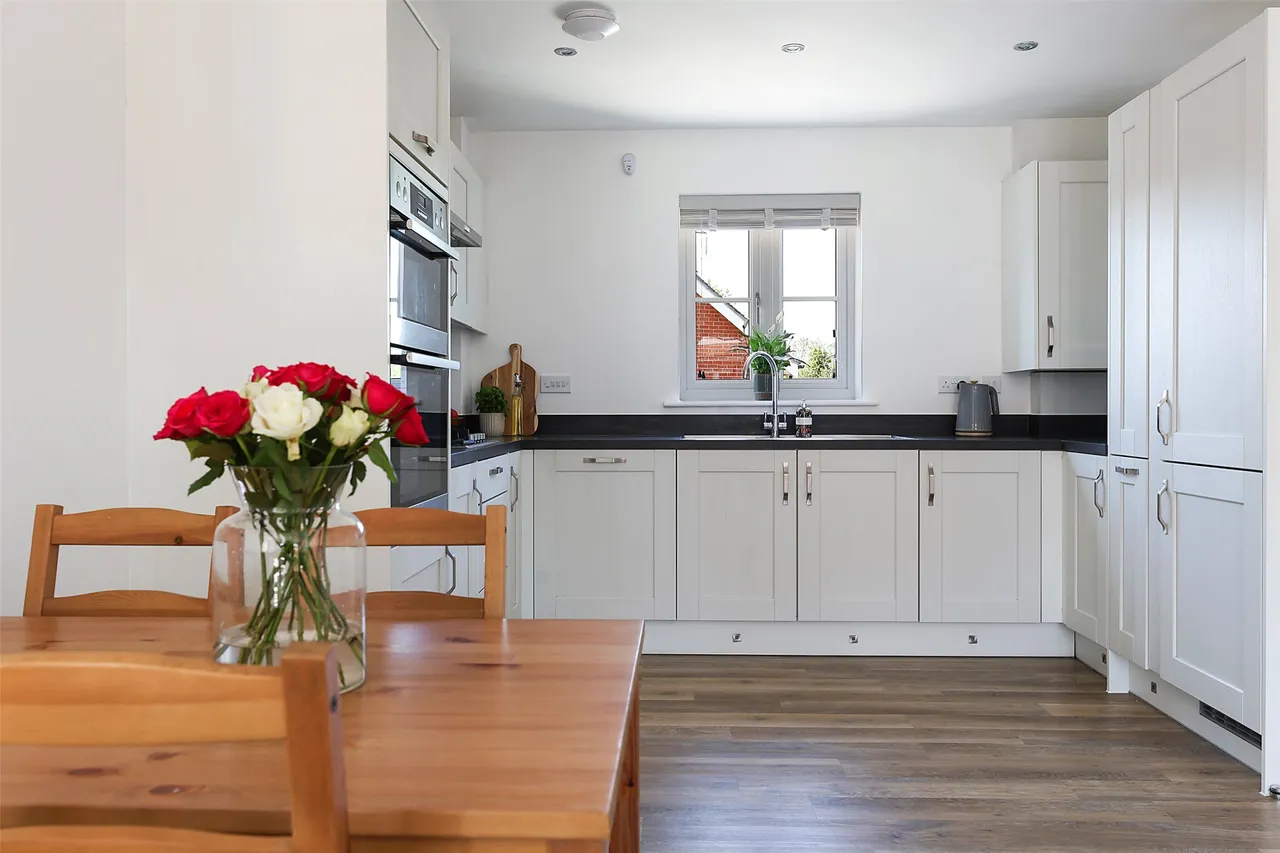 Hoadley Road, Horley, RH6, photo 7