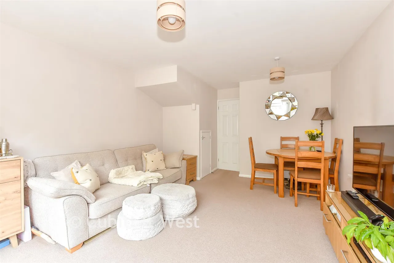 Godwin Crescent, Waterlooville, PO8, photo 5