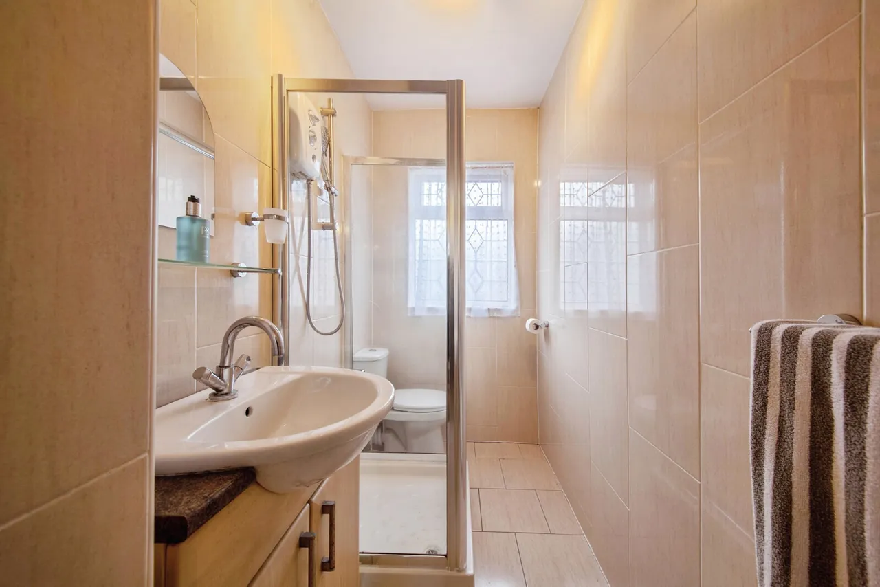 Penistone Road North, Sheffield, S6, photo 12