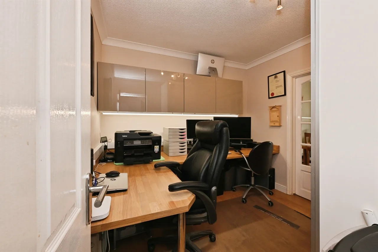 Crownfield, Broxbourne, EN10, photo 17