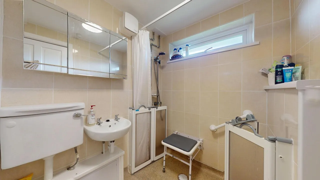 Rhos Llan, Rhiwbina, CF14, photo 9