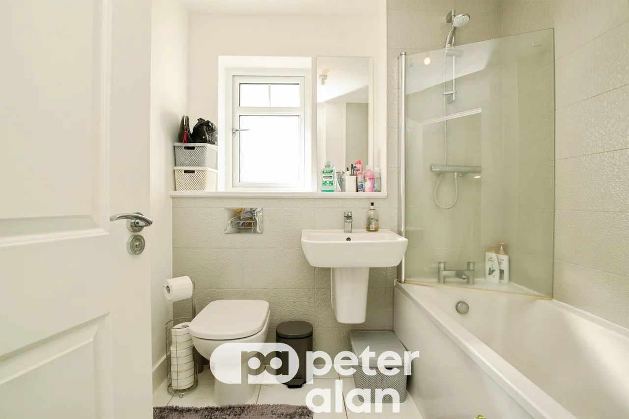 Cape Lindsey Road, Newport, NP20, photo 18