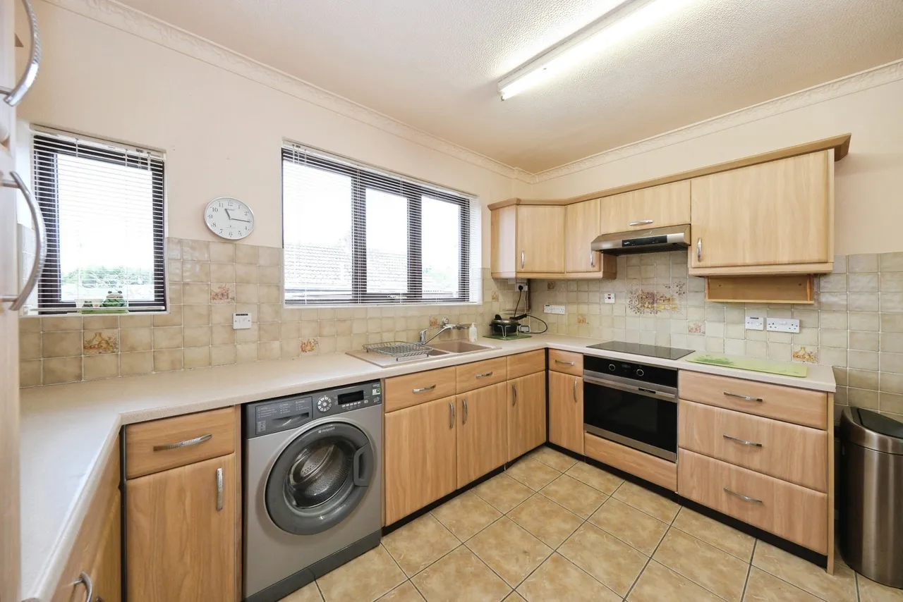 Park Hall Road, Mansfield Woodhouse, Mansfield, Nottinghamshire, NG19, photo 6