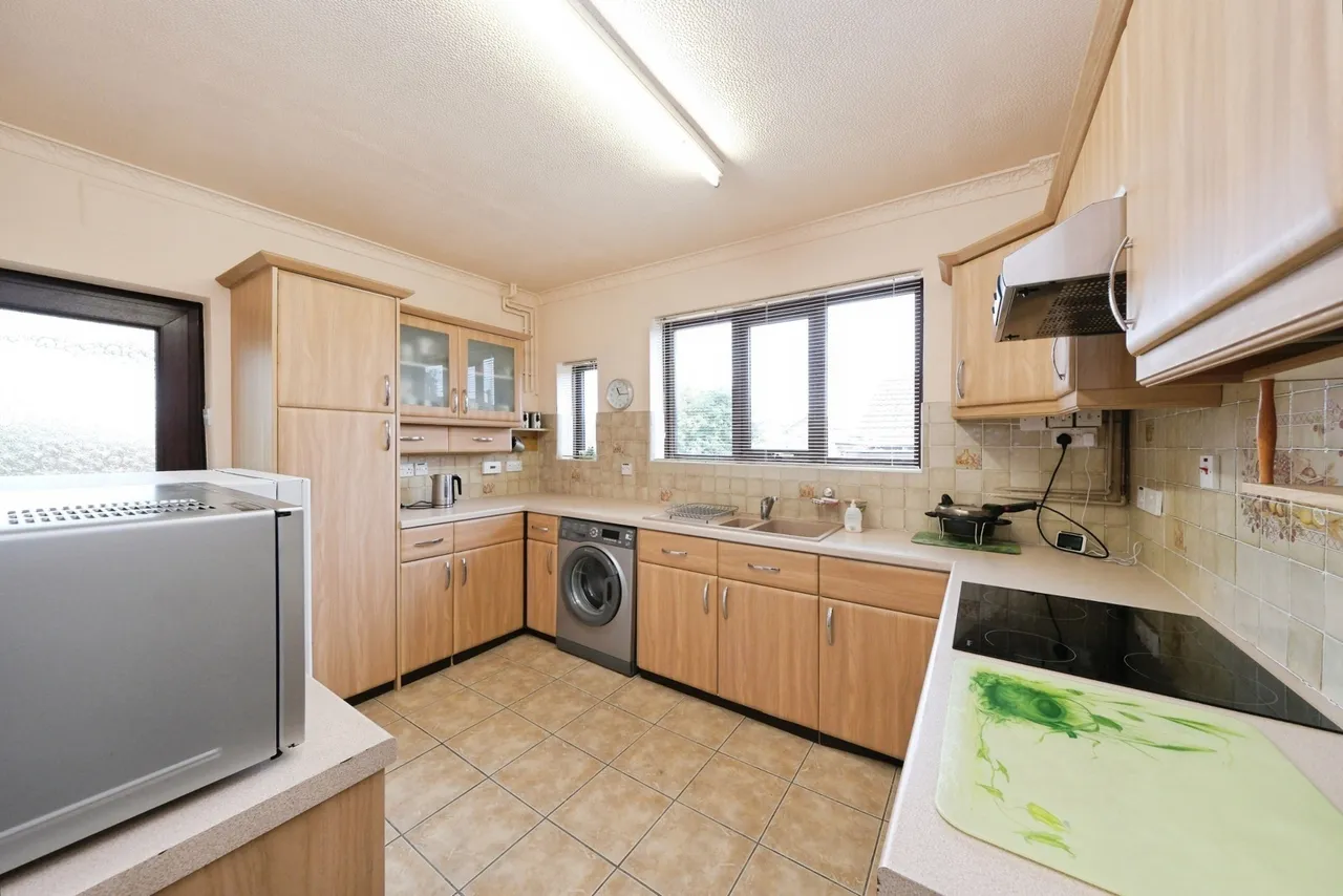 Park Hall Road, Mansfield Woodhouse, Mansfield, Nottinghamshire, NG19, photo 5
