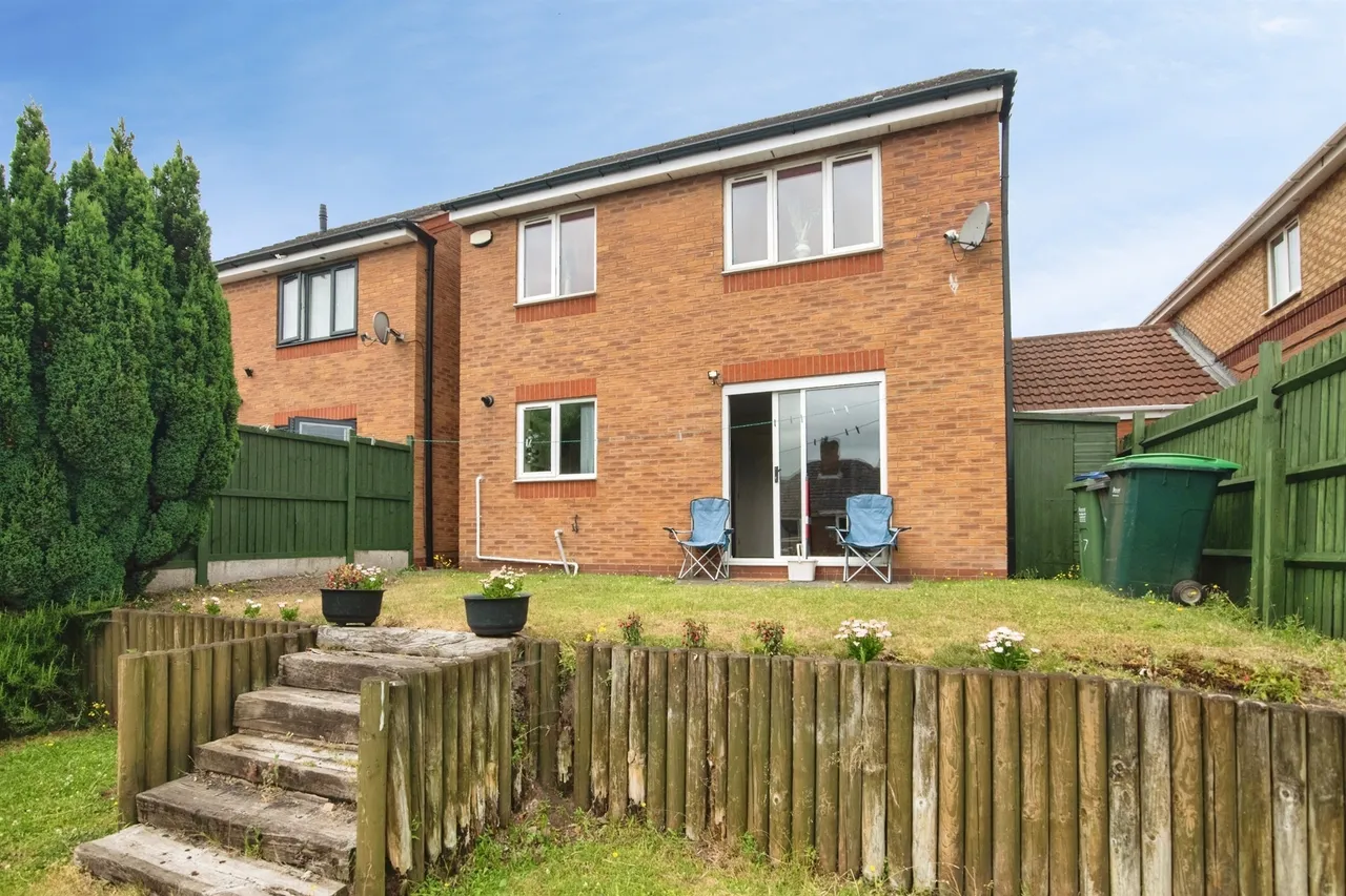 Edwin Phillips Drive, West Bromwich, photo 12