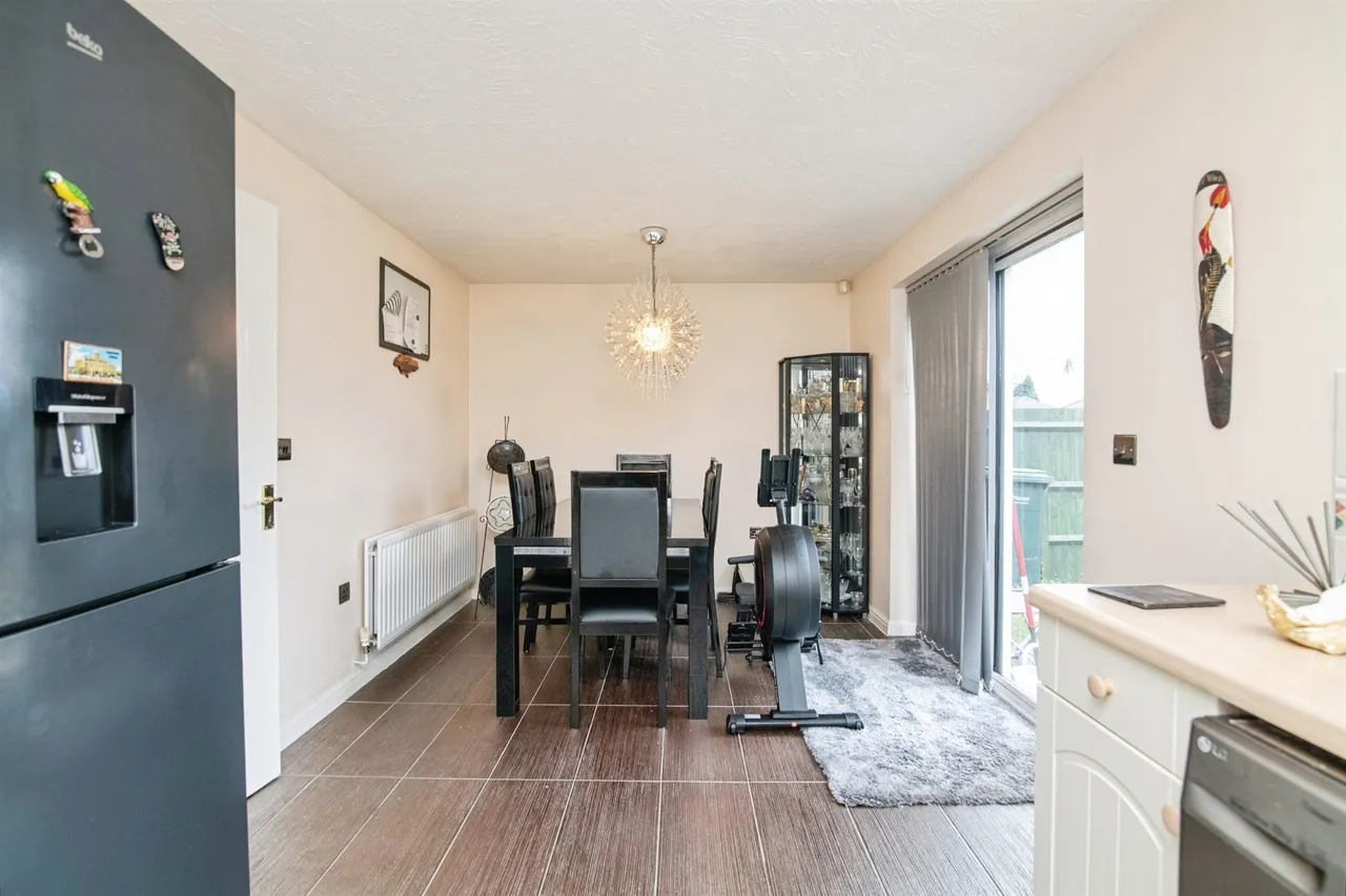 Edwin Phillips Drive, West Bromwich, photo 4