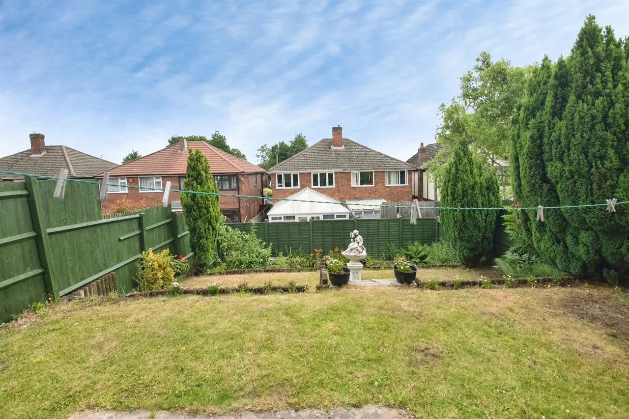Edwin Phillips Drive, West Bromwich, photo 11