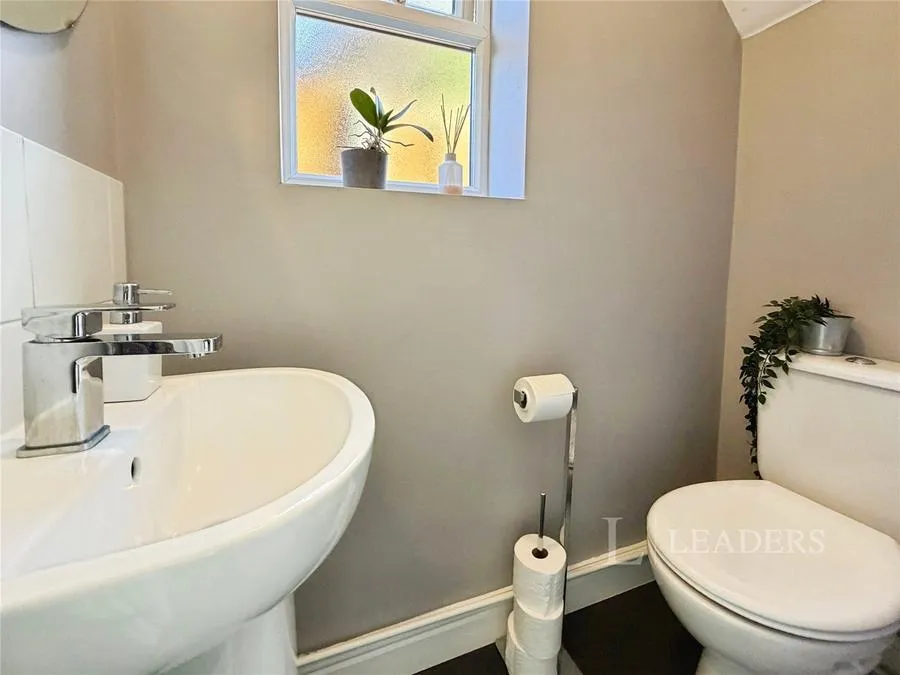 Plaw Hatch Close, Bishop's Stortford, CM23, photo 15