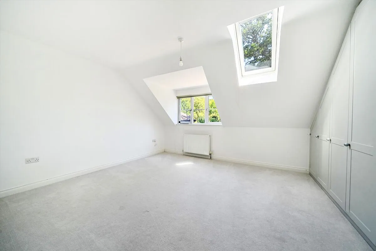 Alexander Close, Finchampstead, RG40, photo 10