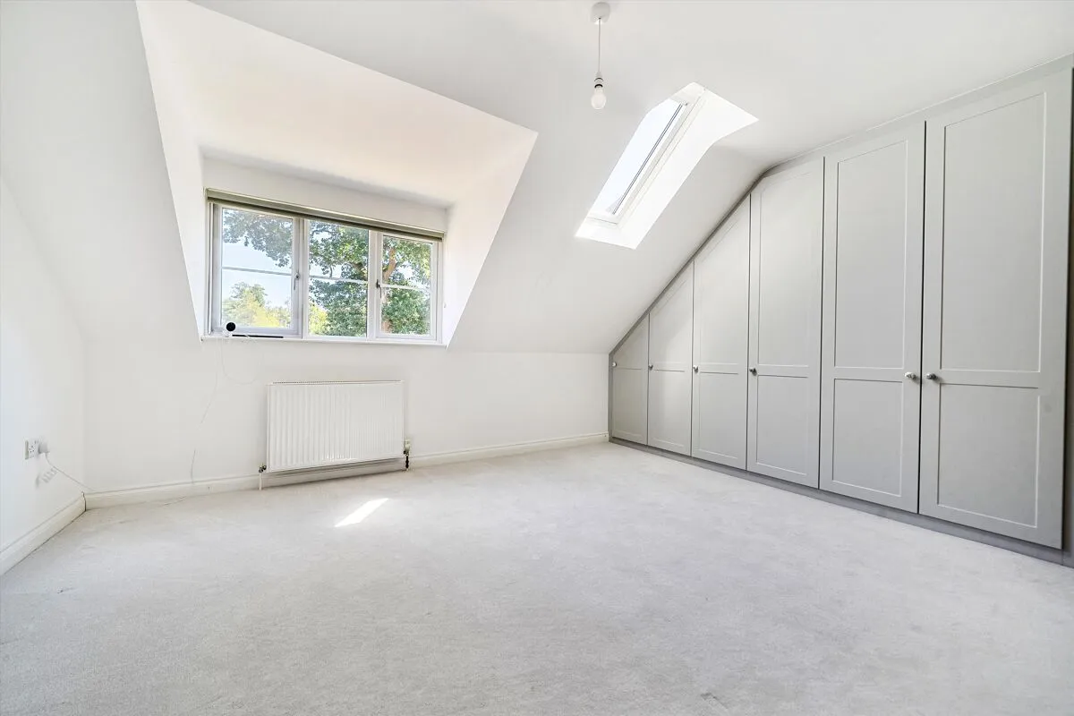 Alexander Close, Finchampstead, RG40, photo 11