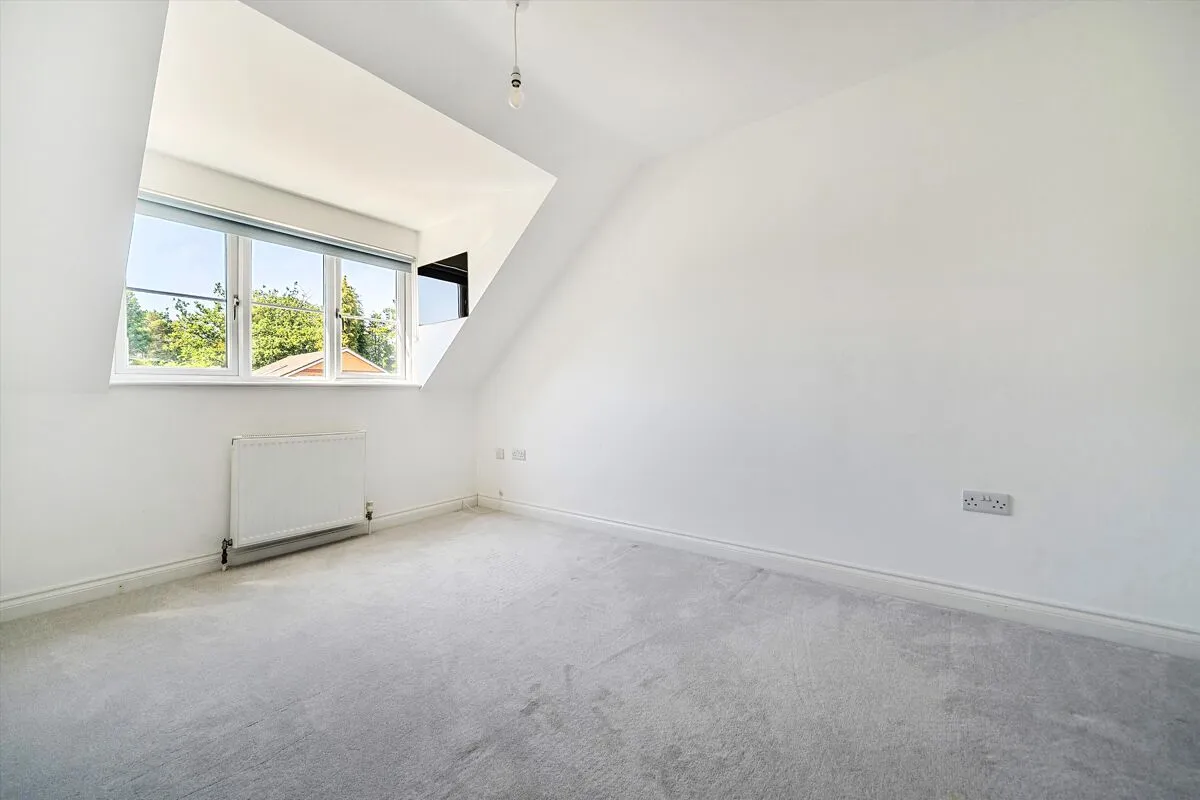 Alexander Close, Finchampstead, RG40, photo 14