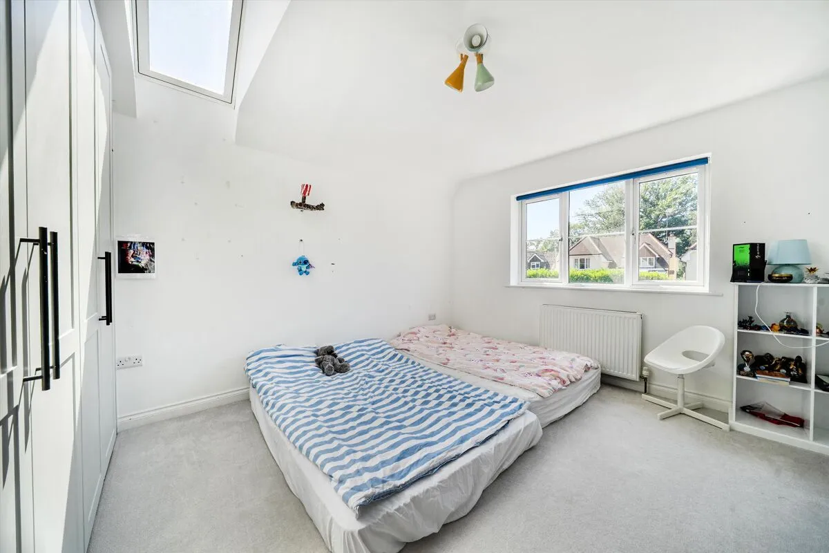 Alexander Close, Finchampstead, RG40, photo 13