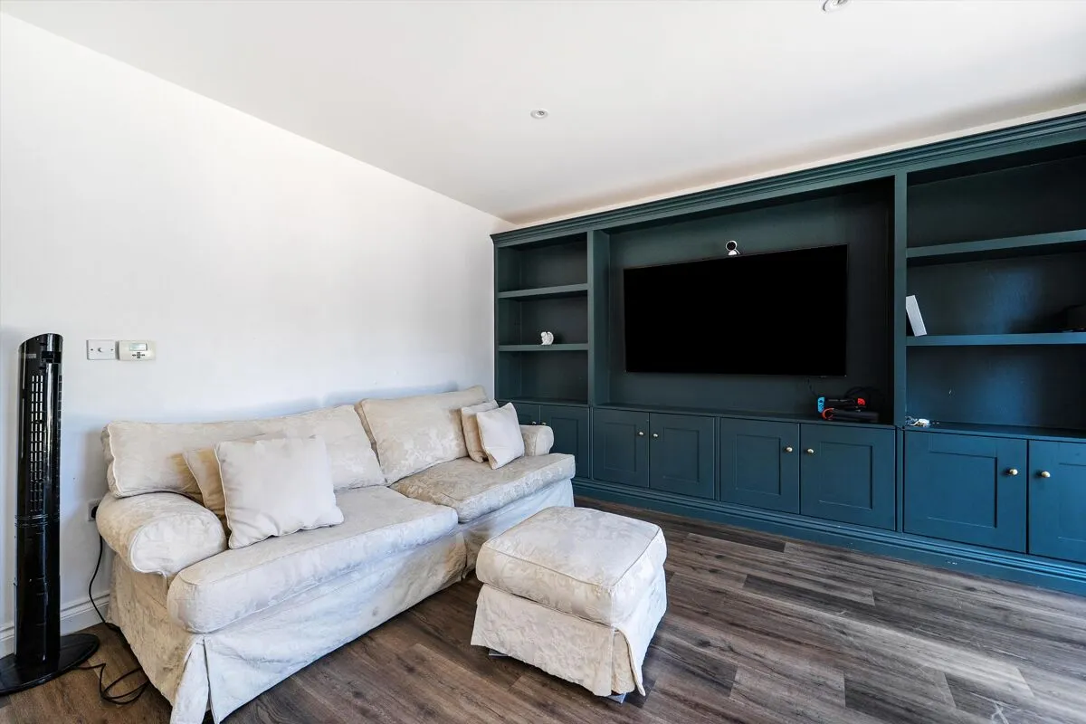 Alexander Close, Finchampstead, RG40, photo 7