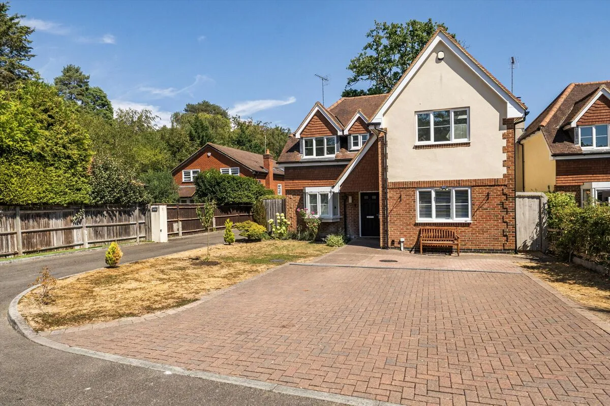 4 bed house to rent, Alexander Close, Finchampstead, RG40