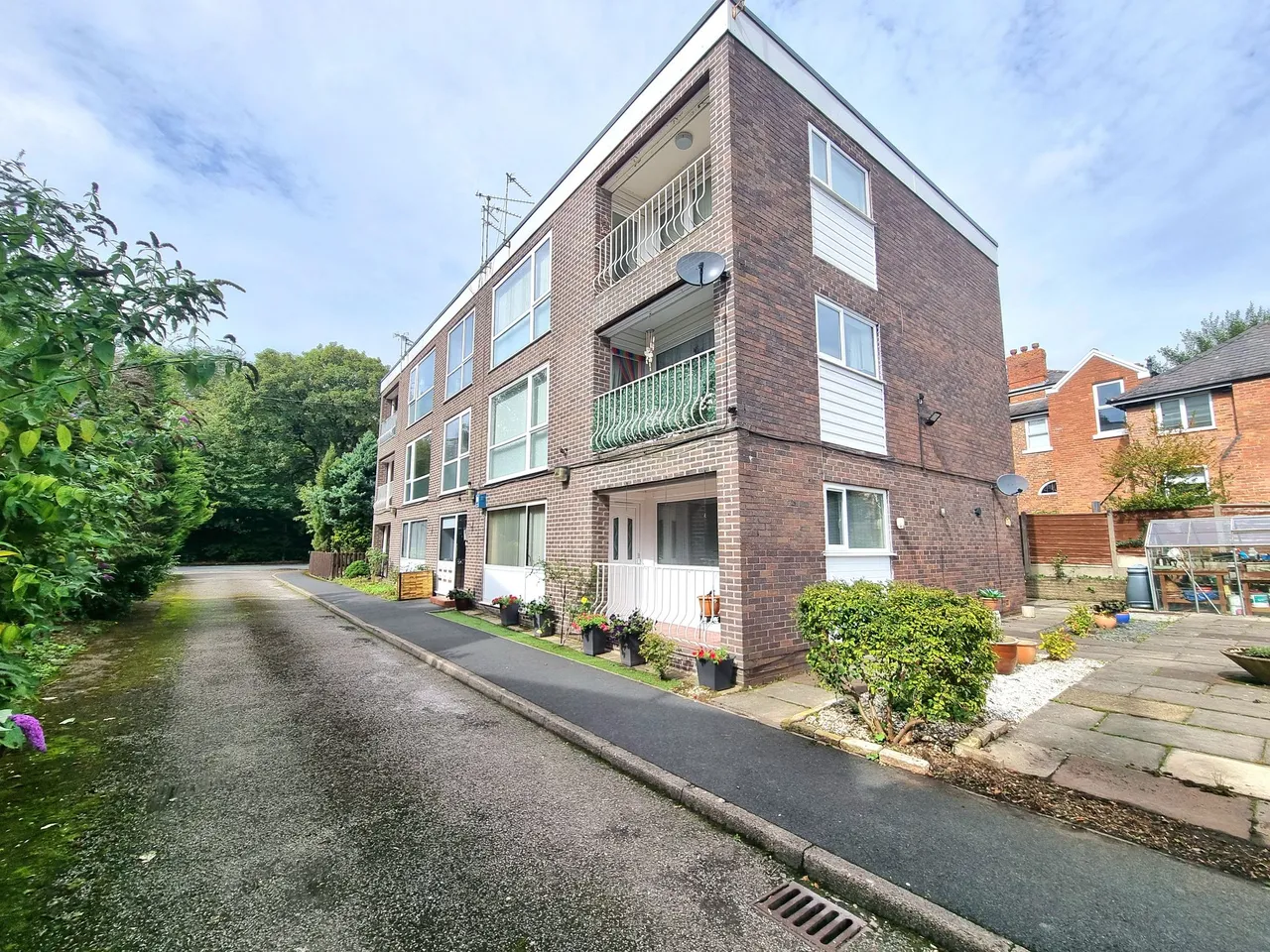 Derby Court, Sale, photo 15