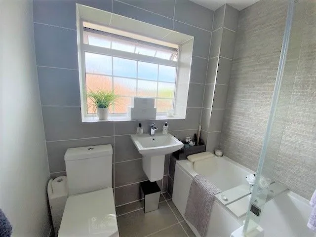 Cranbrook Drive, Maidenhead, Berkshire, photo 6