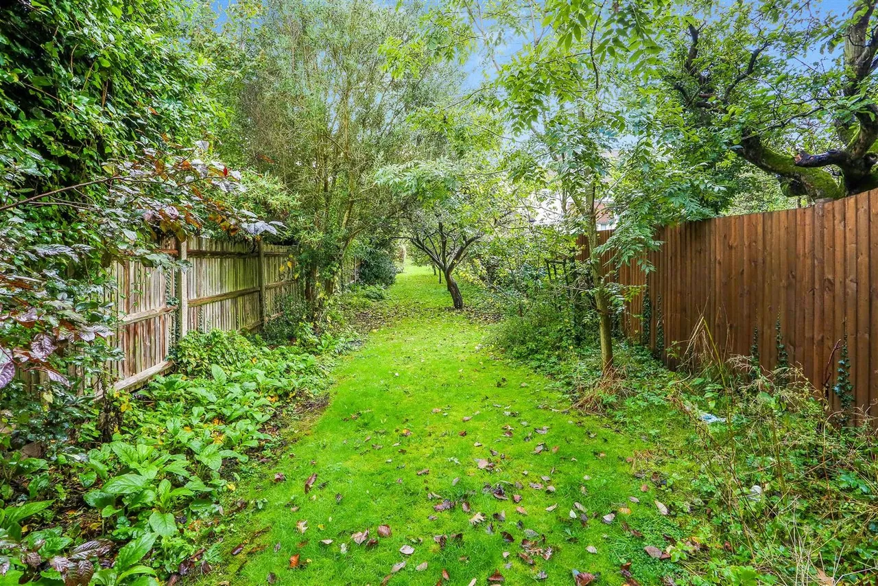 Anne Boleyn's Walk, Cheam, SM3, photo 19