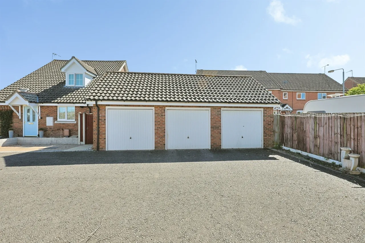 Oakleigh Drive, Swaffham, photo 2