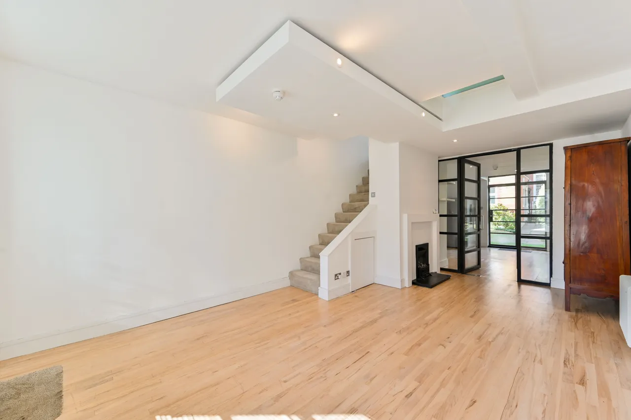 London, SW11, photo 2