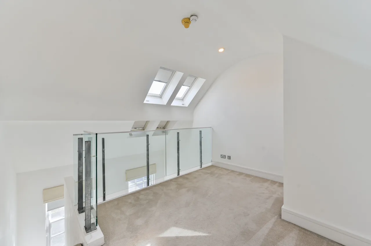 London, SW11, photo 8