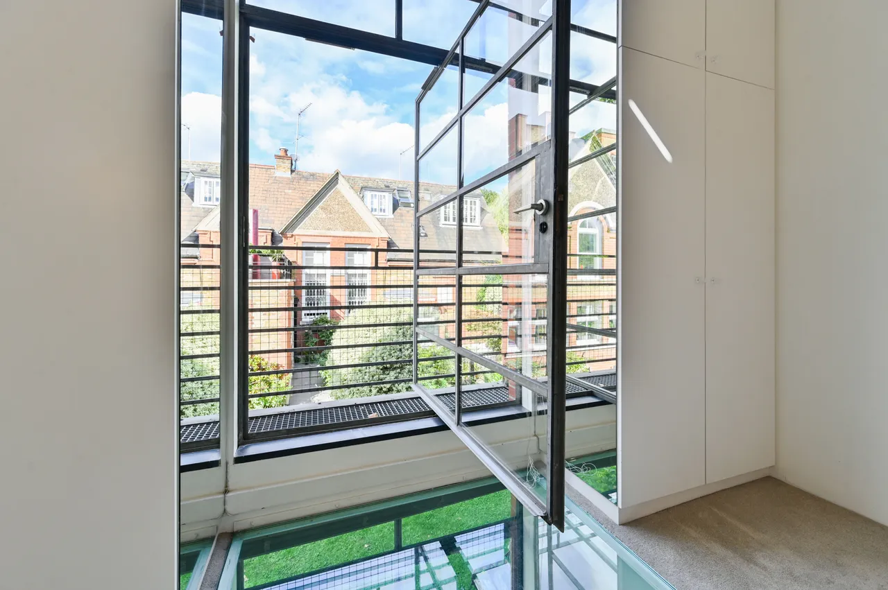 London, SW11, photo 10