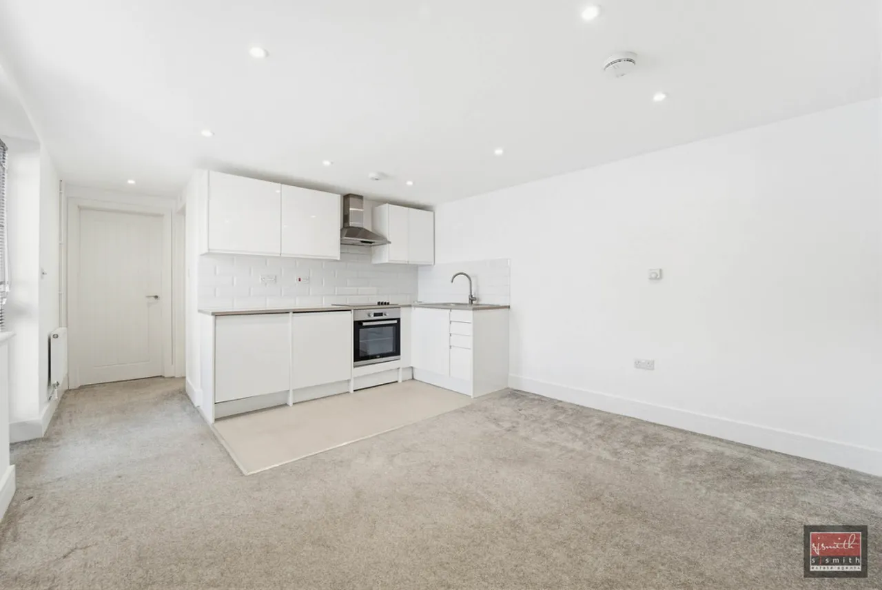 Ouseley Road, Wraysbury, TW19, photo 17