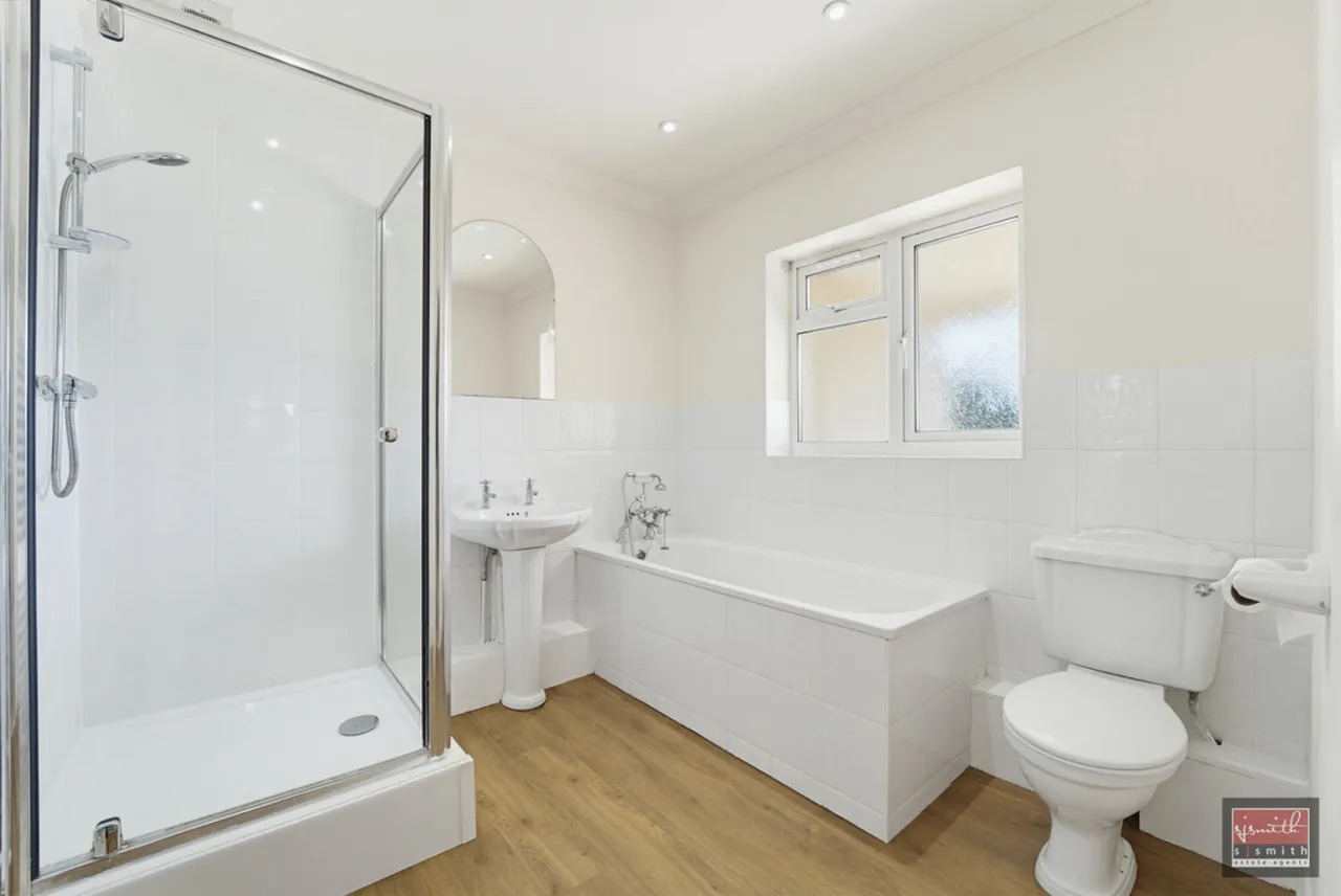 Ouseley Road, Wraysbury, TW19, photo 12