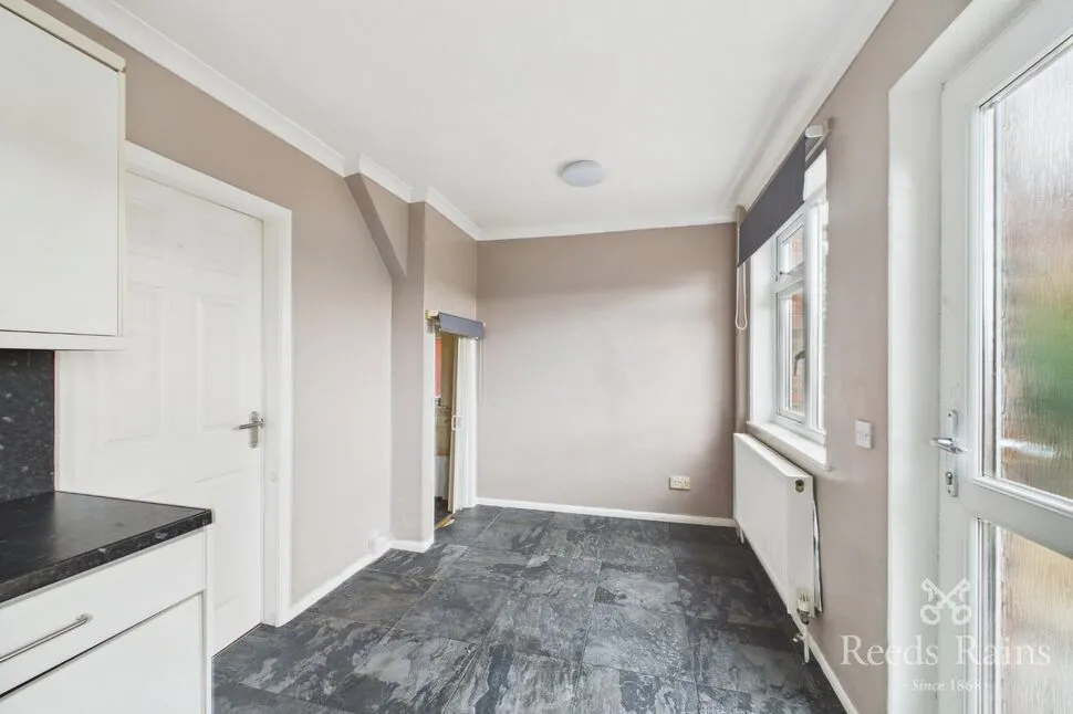 Queens Walk, Ossett, West Yorkshire, WF5, photo 8