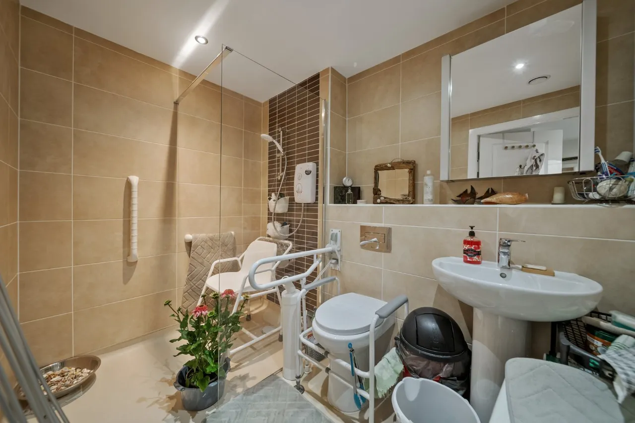 Bridge Street, Otley, LS21, photo 6