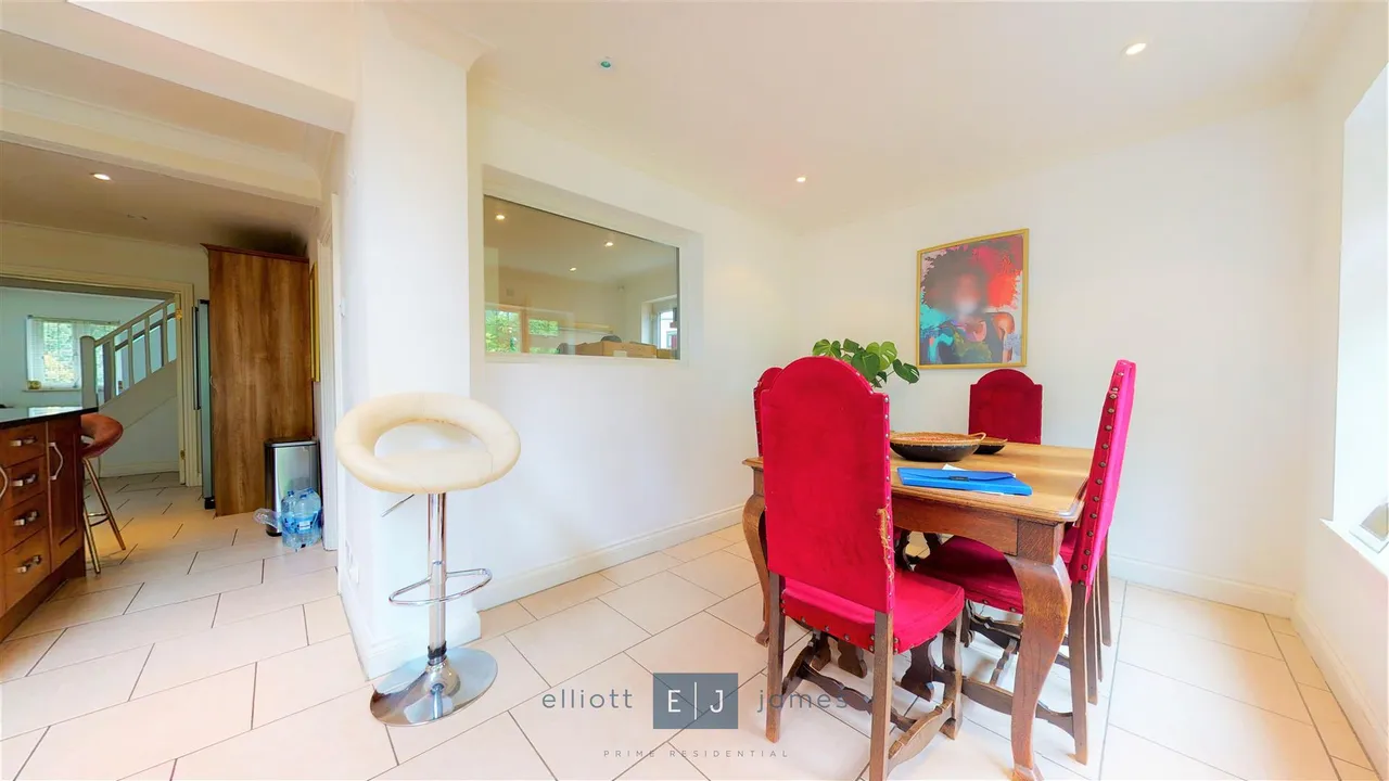 Forest Terrace, High Road, Chigwell, photo 7