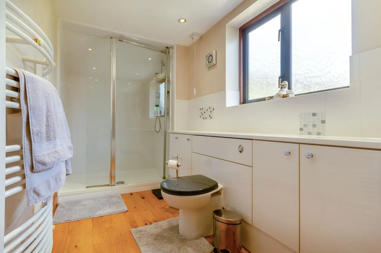 Hinders Lane, Huntley, GL19, photo 9