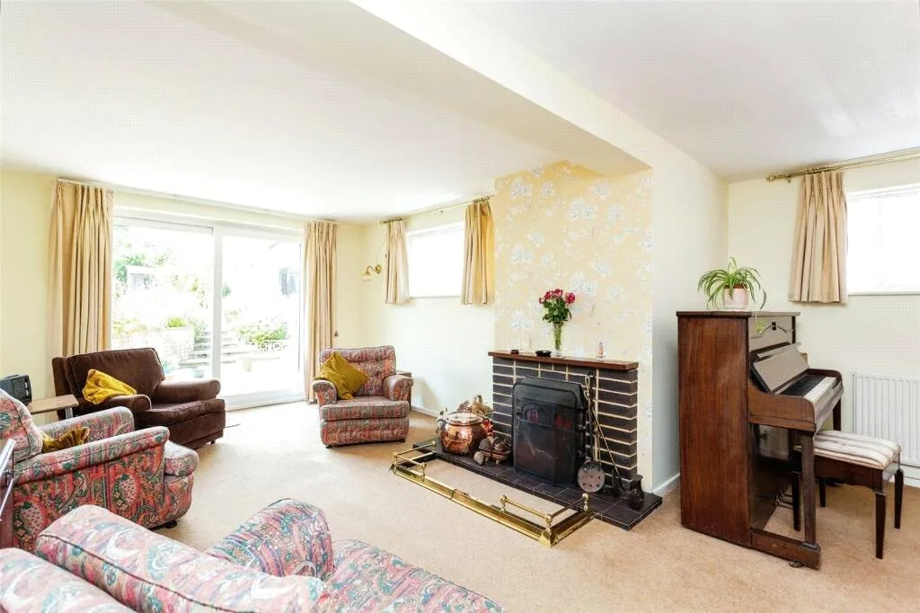 Beech Gardens, Crawley Down, RH10, photo 4
