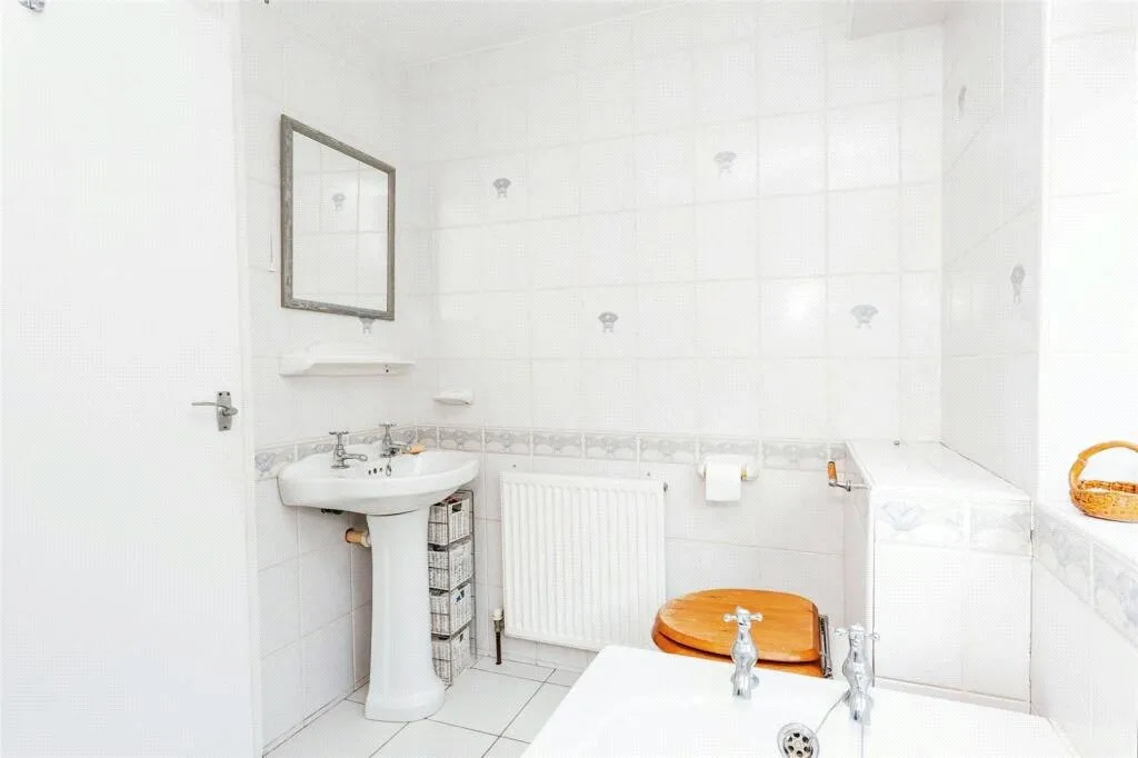 Beech Gardens, Crawley Down, RH10, photo 7