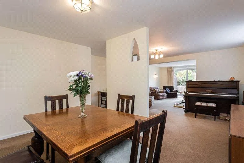 Beech Gardens, Crawley Down, RH10, photo 5