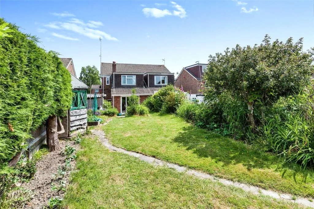 Beech Gardens, Crawley Down, RH10, photo 3