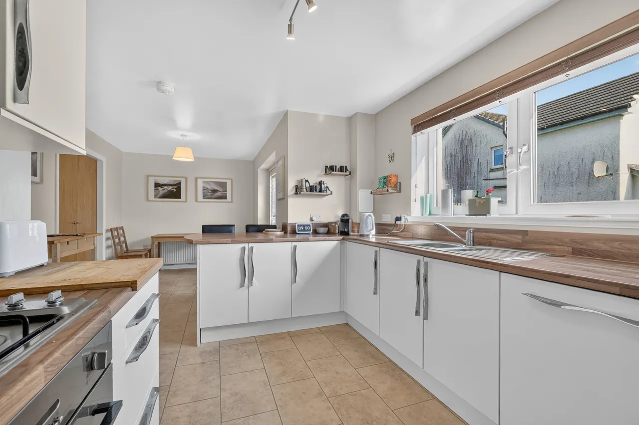 28 Bartonholm Gardens, Irvine, KA12 8TD, photo 7