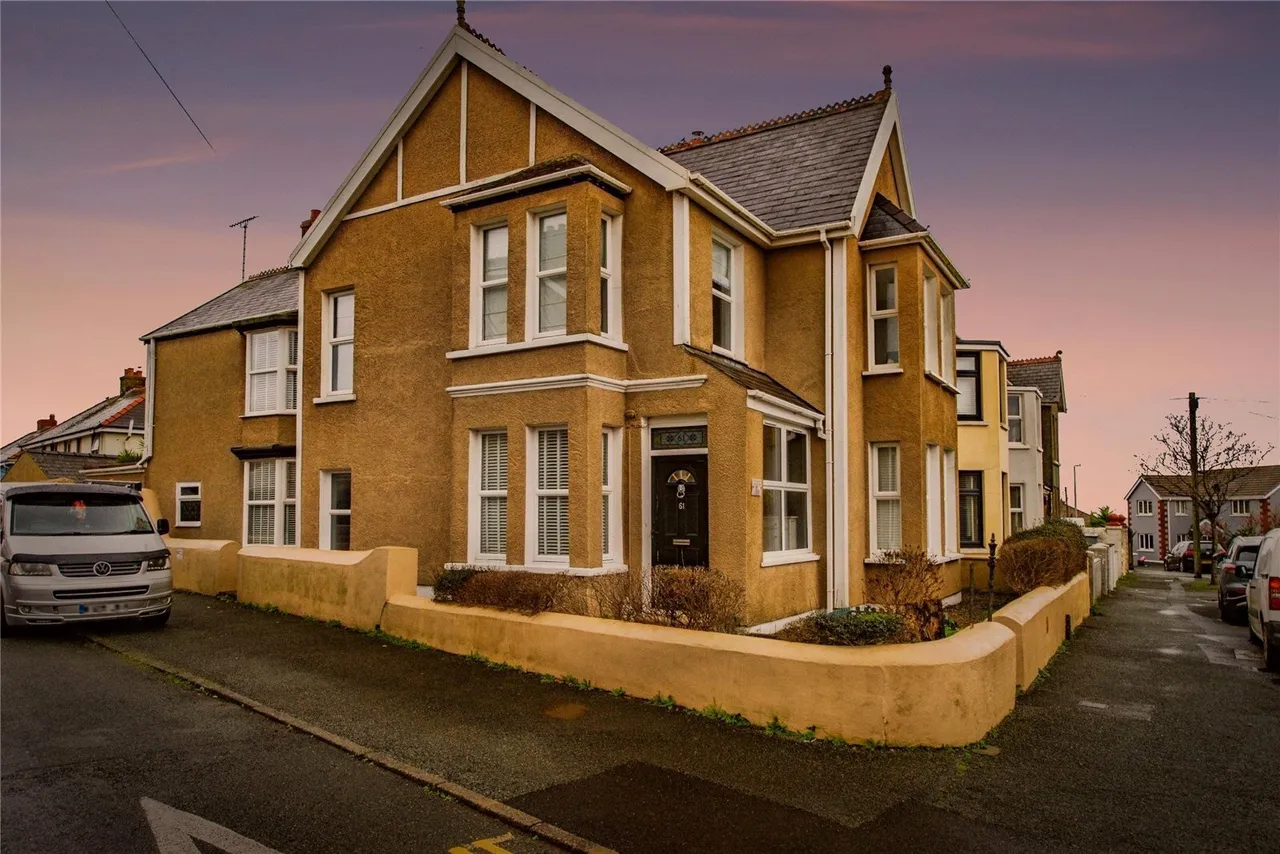 5 bed house for sale, Wellington Road, Hakin, SA73
