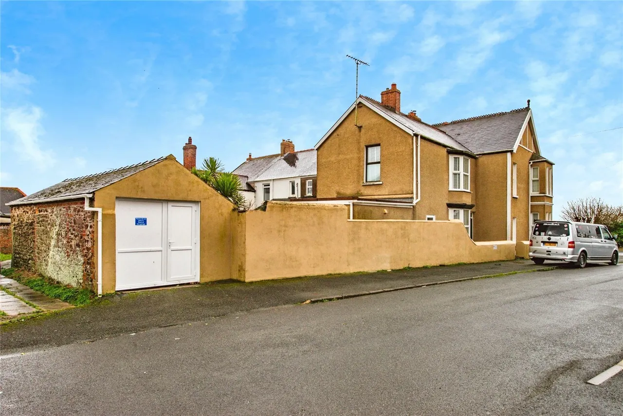 Wellington Road, Hakin, SA73, photo 18