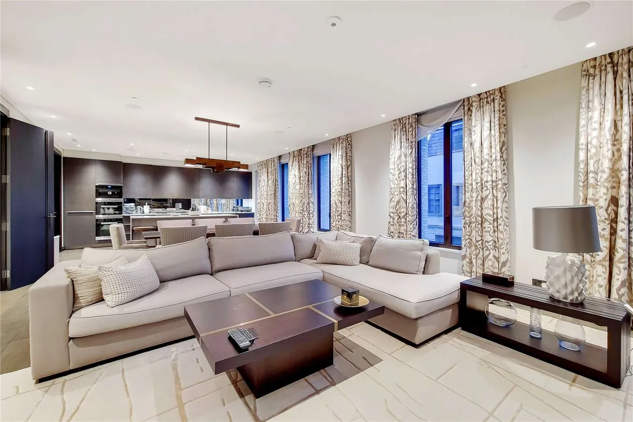 2 bed flat to rent — Cheval Place, London, SW7 1EW