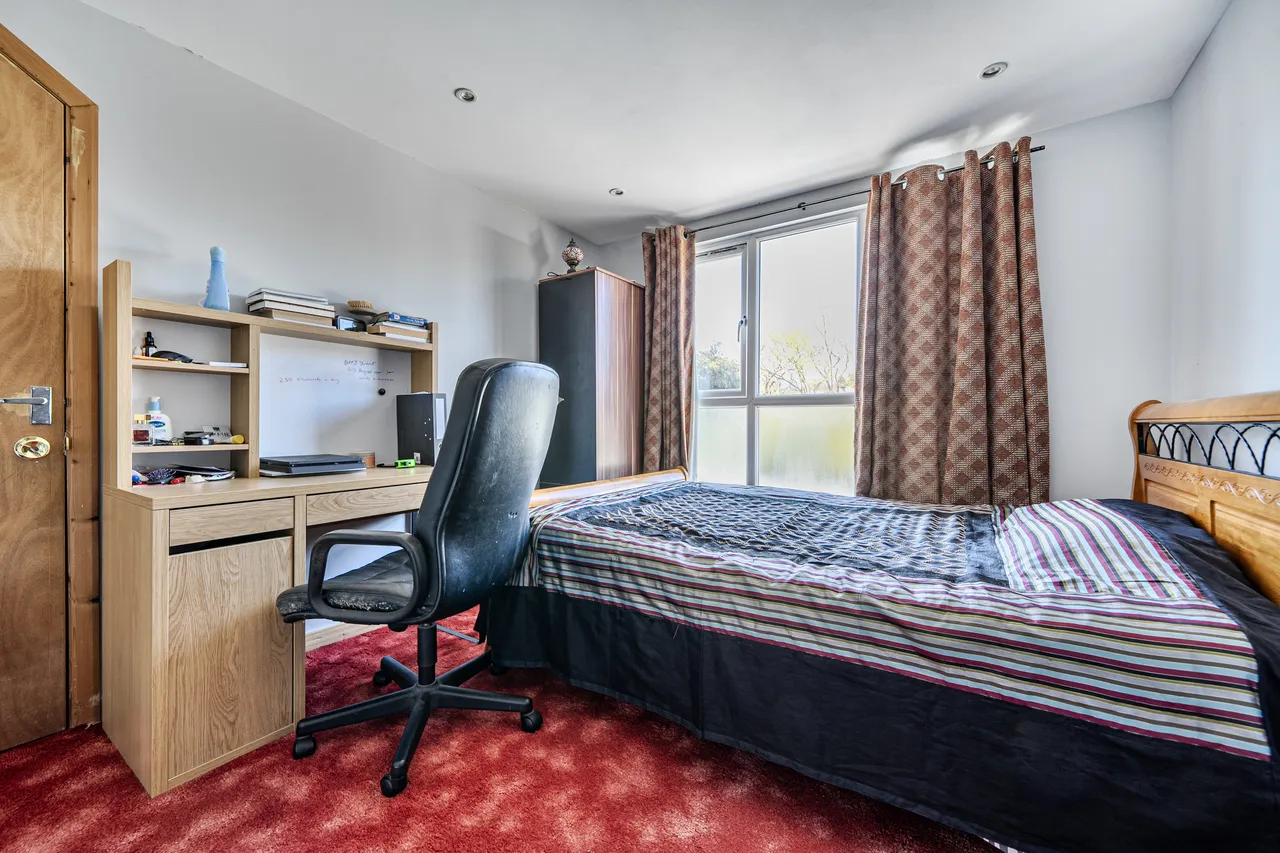 Alverstone Avenue, East Barnet, Barnet, Greater London, EN4 8EE, photo 13