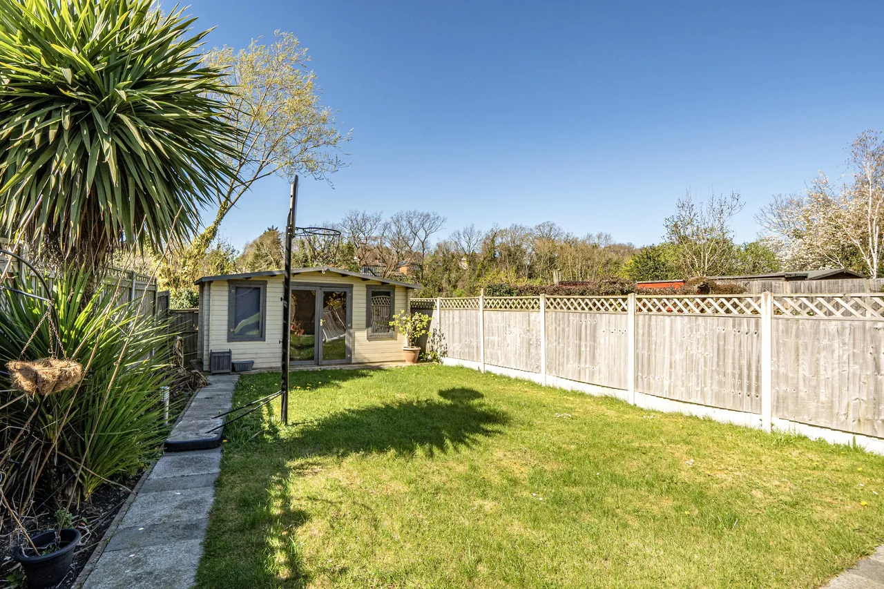 Alverstone Avenue, East Barnet, Barnet, Greater London, EN4 8EE, photo 17