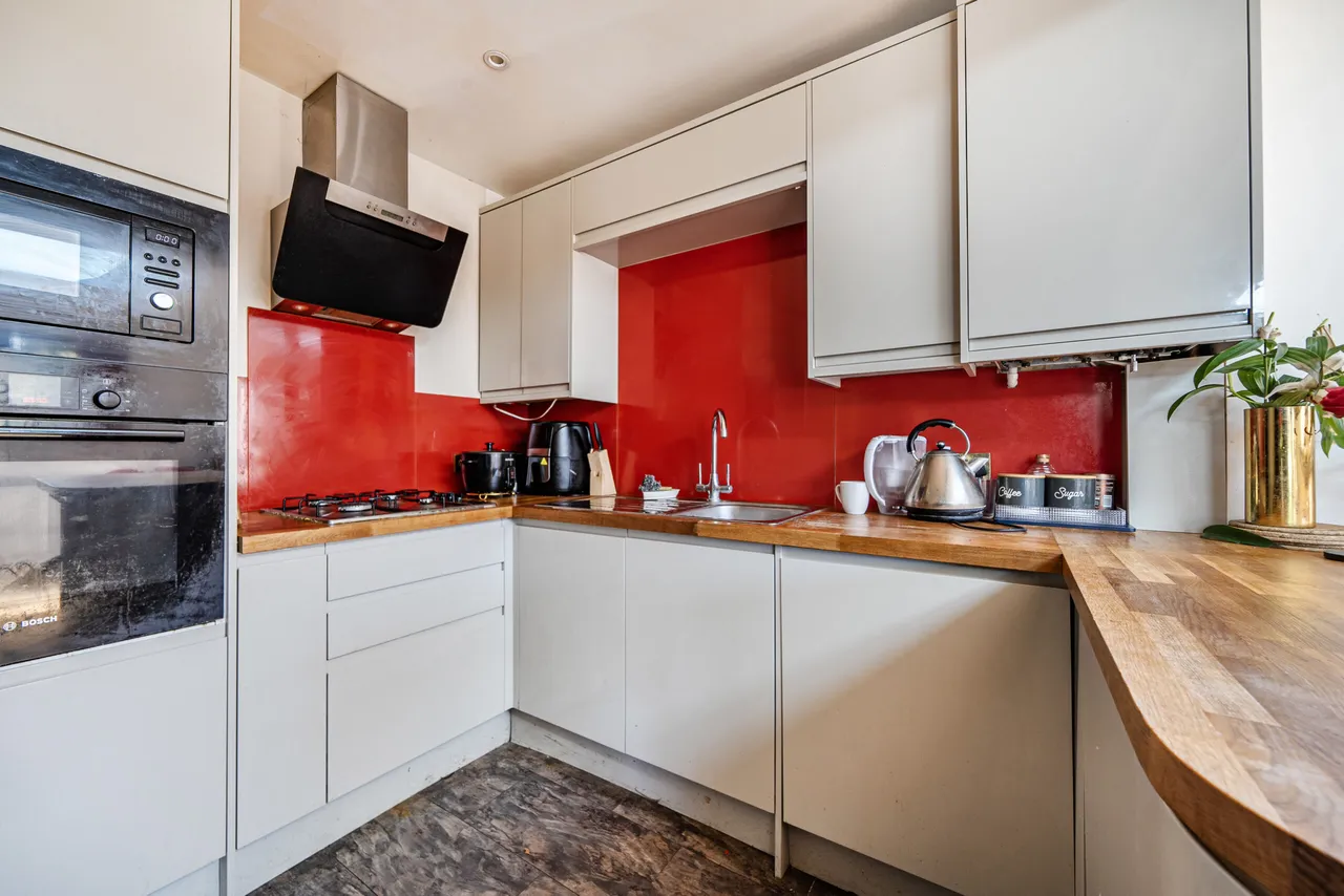 Alverstone Avenue, East Barnet, Barnet, Greater London, EN4 8EE, photo 5