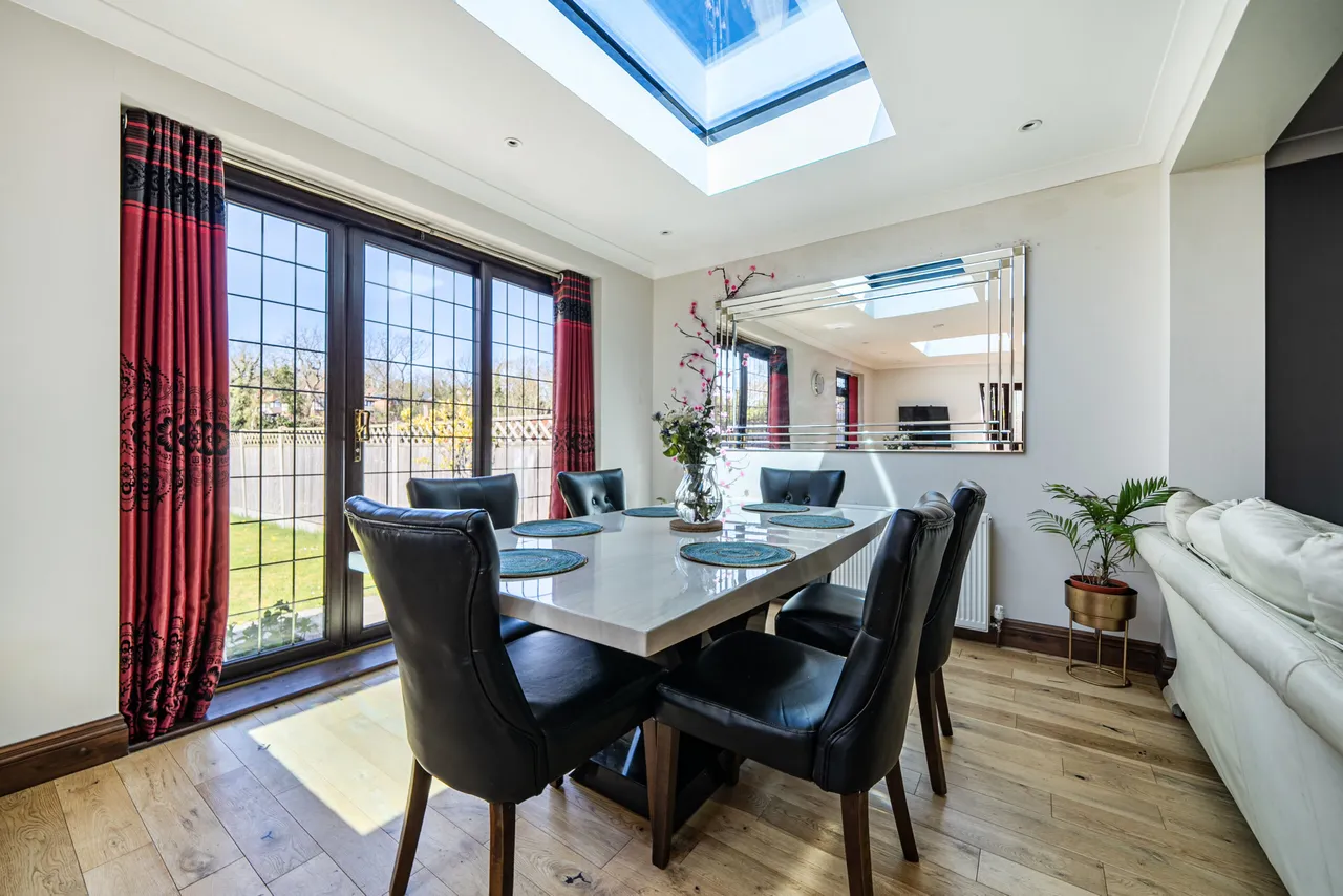 Alverstone Avenue, East Barnet, Barnet, Greater London, EN4 8EE, photo 4