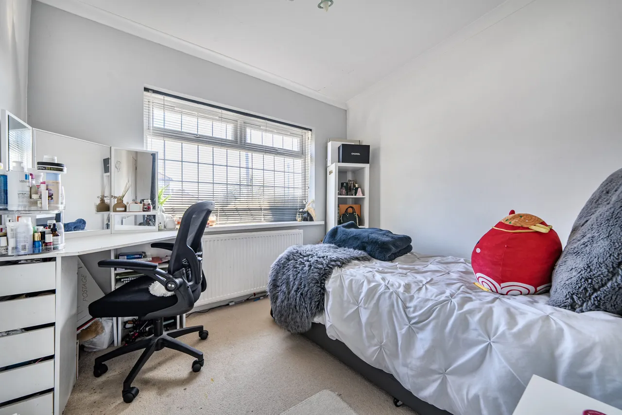 Alverstone Avenue, East Barnet, Barnet, Greater London, EN4 8EE, photo 12