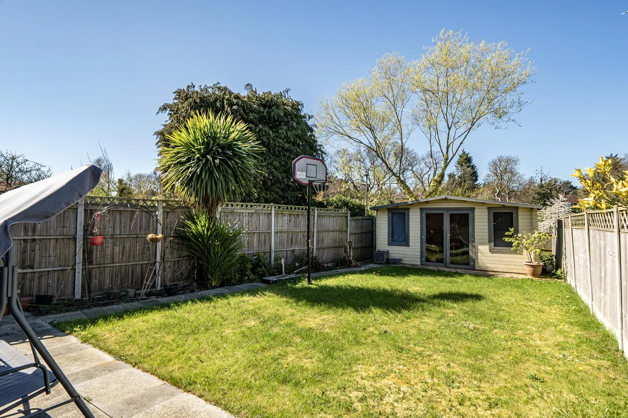 Alverstone Avenue, East Barnet, Barnet, Greater London, EN4 8EE, photo 15