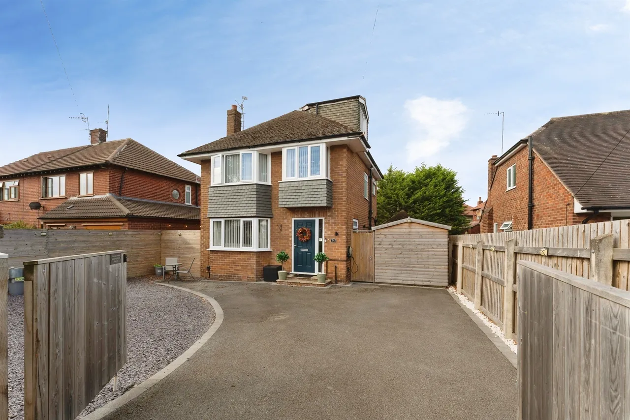 4 bed house for sale — Wirral Way, Noctorum, Prenton