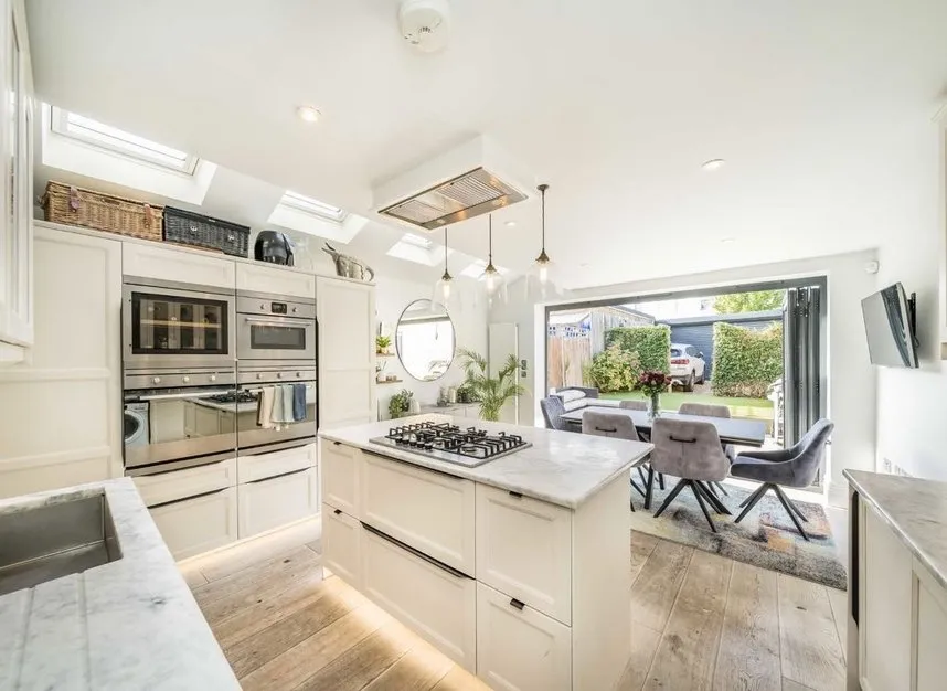Garratt Lane, Tooting, SW17, photo 2