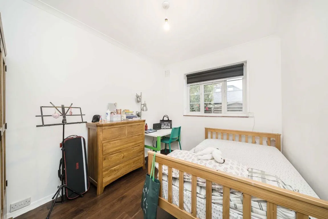 Cambridge Road, TW11, photo 3