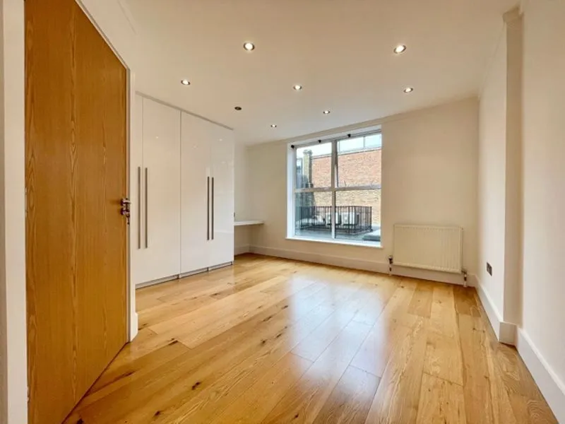Holloway Road, London N7 8DD, photo 4